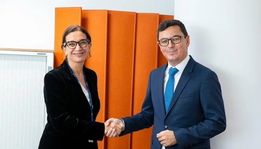 Pablo Rodríguez con la comisaria europea tras la reunión.