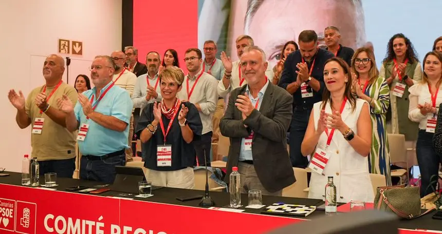 Ángel Víctor Torres en un encuentro del Comité Regional.