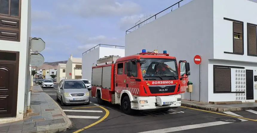 Imagen de la llegada de los bomberos al lugar donde ocurrieron los hechos