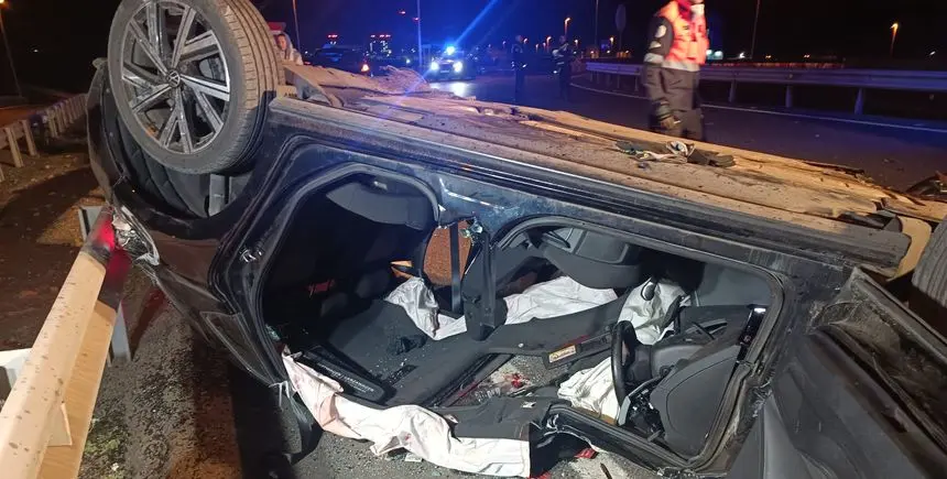 Accidente ocurrido este lunes en la rotonda de Los Mármoles.