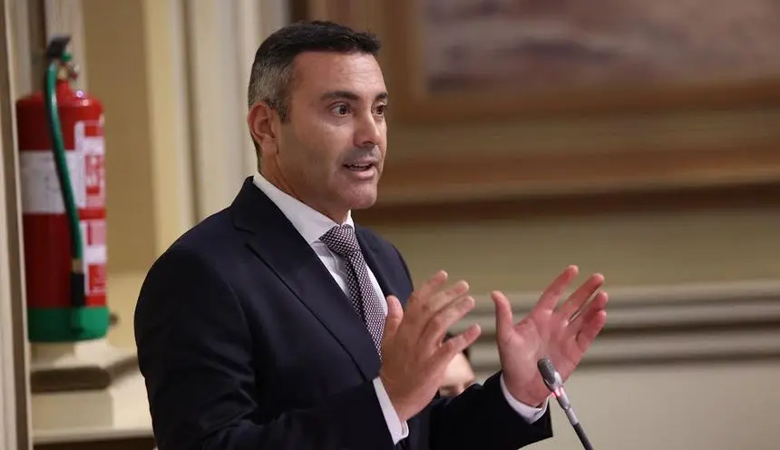 Oswaldo Betancort, en su intervención en el Pleno del Parlamento de Canarias de este martes 10 de diciembre (2)