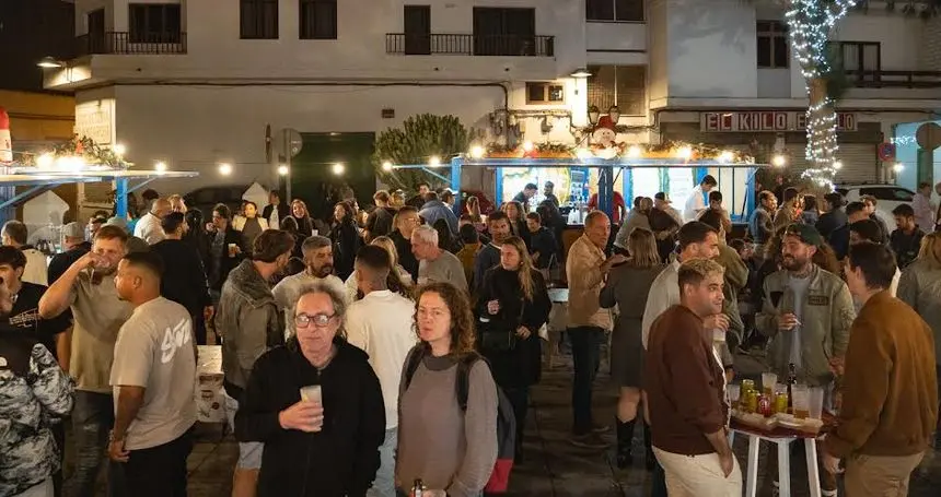 La gente ya está disfrutando de la nueva ubicación en la plaza de la Iglesia de San Ginés