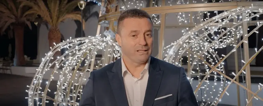Óscar Noda, alcalde de Yaiza, durante la felicitación navideña.
