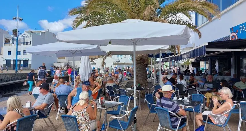 Imagen de una terraza en el Charco de San Ginés