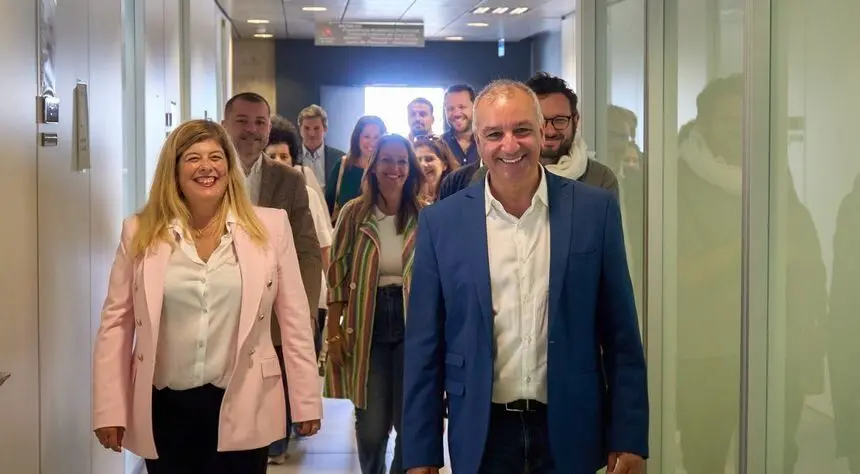 Luis Campos junto a Belén Machín en un encuentro del partido