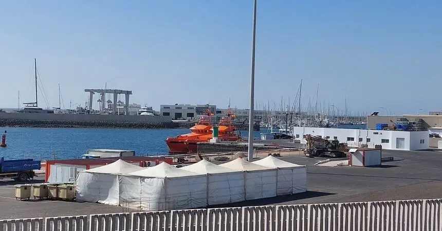 Imagen de la zona de Puerto Naos donde se refugia a los inmigrantes que llegan a Lanzarote