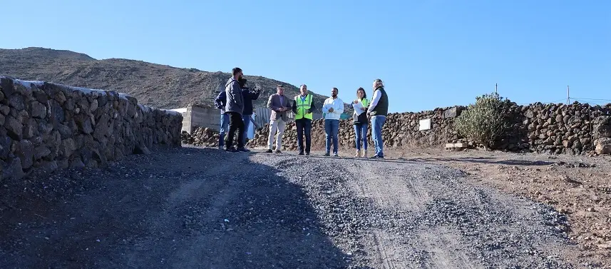 Domingo Cejas junto a Óscar Noda y Daniel Medina en la recepción de la obra de la Degollada.
