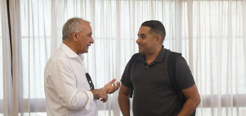 Luis Campos junto a Yoné Caraballo.