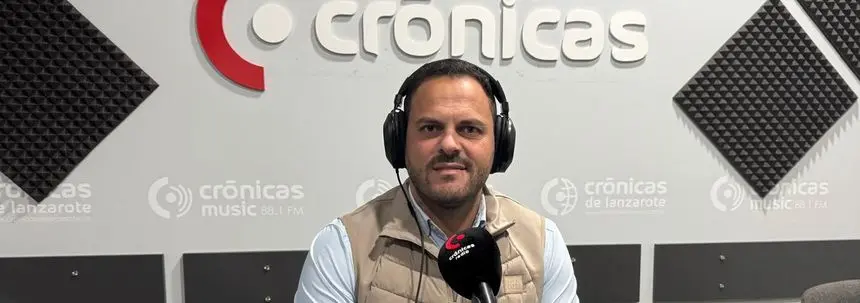 Yonathan de León en Crónicas Radio.