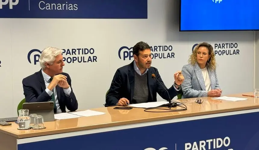 Imagen de los representantes del PP este jueves en la sede de Gran Canaria.