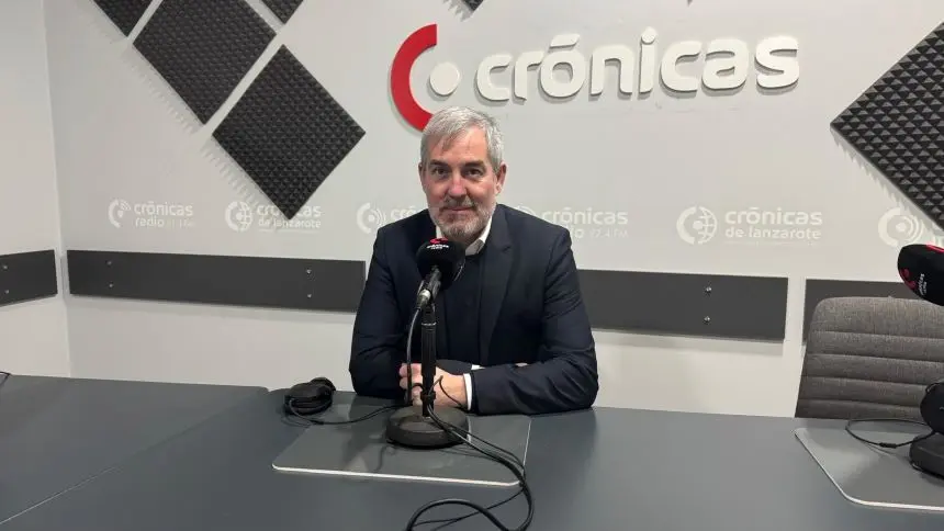 Fernando Clavijo en Crónicas Radio.