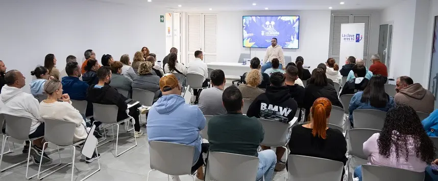 Reunión de Echedey Eugenuio con los grupos del Carnaval.