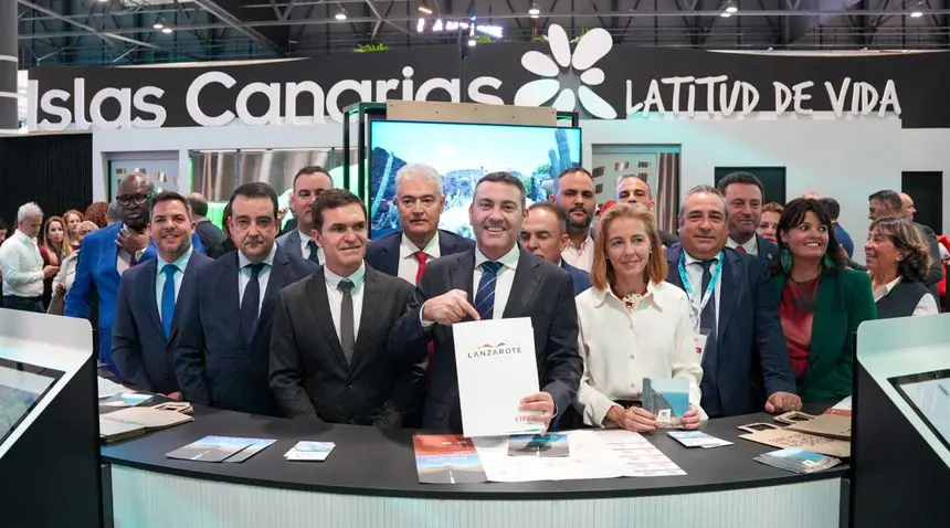 El presidente del Cabildo al frente de la expedición que se ha desplazado a esta nueva edición de FITUR.