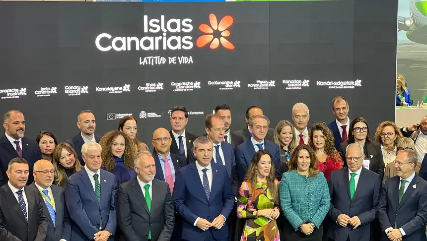 Representantes públicos en el Stand de las Islas Canarias.