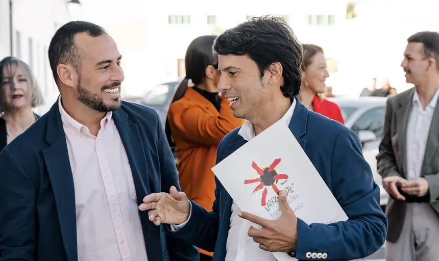 Tana Reyes (izquierda) junto a Marcos Bergaz en La Villa