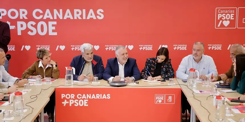 Imagen del inicio de la reunión de la Ejecutiva del PSOE canario presidida por Ángel Víctor Torres.