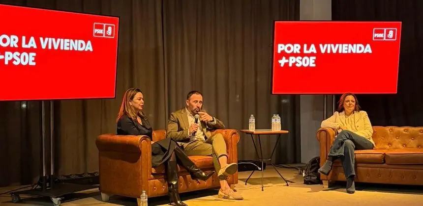 Imagen del consejero de Vivienda del Gobierno vasco durante su charla