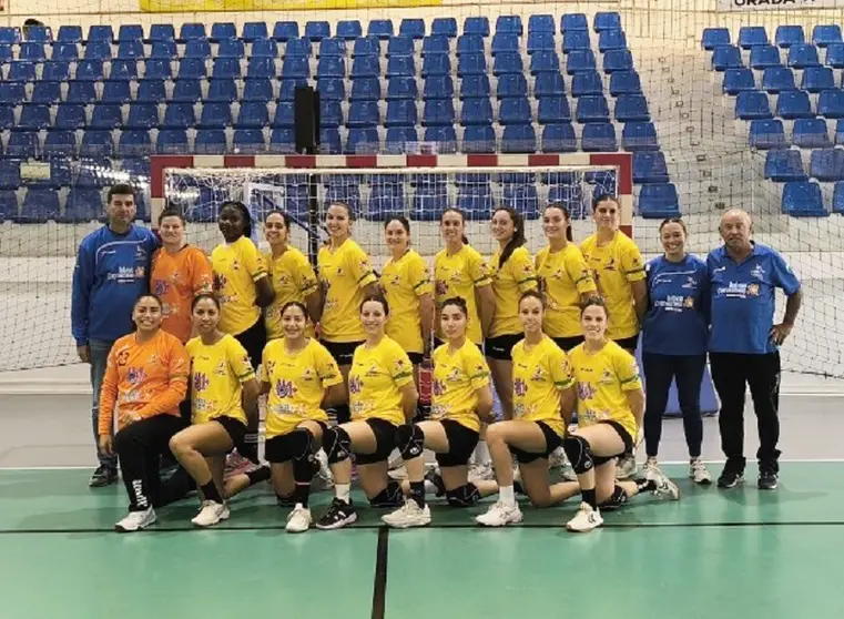 Jugadoras y cuerpo técnico del Puerto del Carmen.
