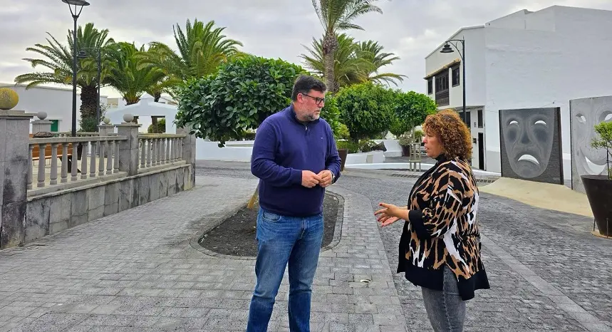 FOTO El alcalde Isidro Pérez y la concejala Marlene Romero 1