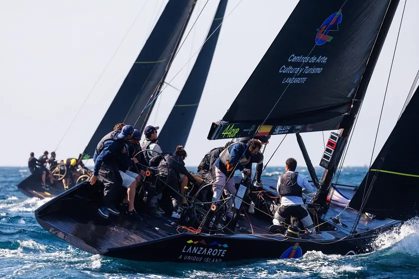 El Lanzarote Calero Marinas Sailing Team en acción la temporada pasada. Foto. Nico Martínez