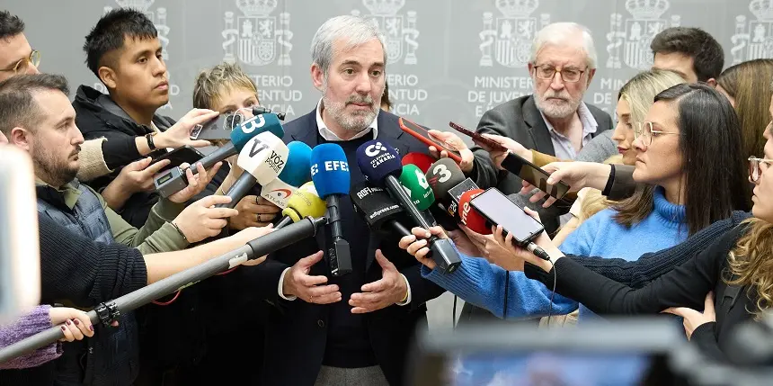 Fernando Clavijo ante los medios.