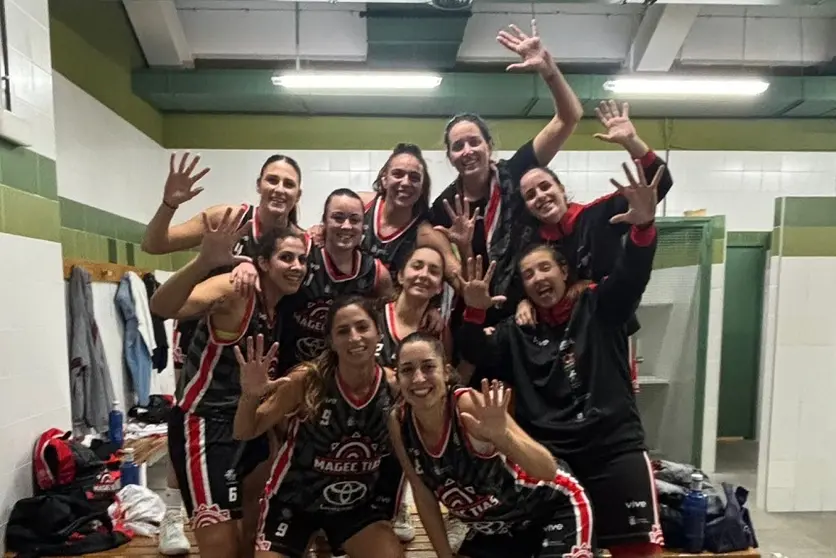 Jugadoras del Magec Tías celebrando el triunfo ante el Alcorcón.