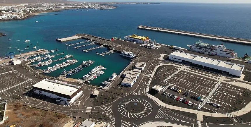 Vista aérea puerto de Playa Blanca
