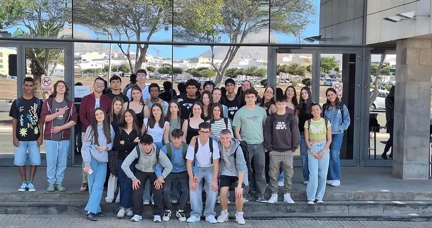 Alumnos en su visita a los Juzgados de Arrecife.