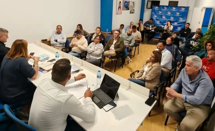 Imagen del encuentro que mantuvieron el lunes los  integrantes del Comité del PP en Lanzarote