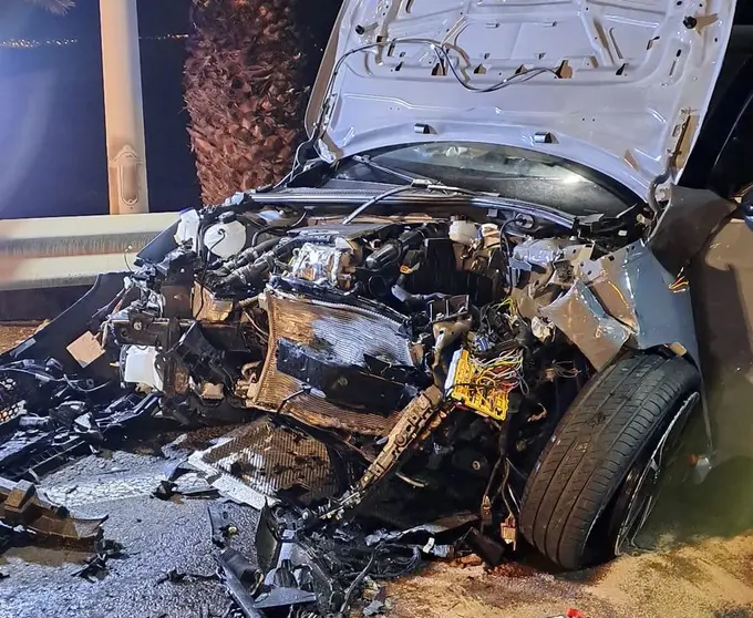 Imagen del terrible estado en el que quedó uno de los vehículos tras el choque