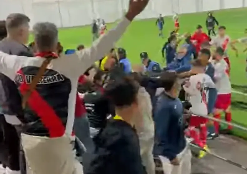 Imagen de uno de los momentos del lamentable espectáculo.