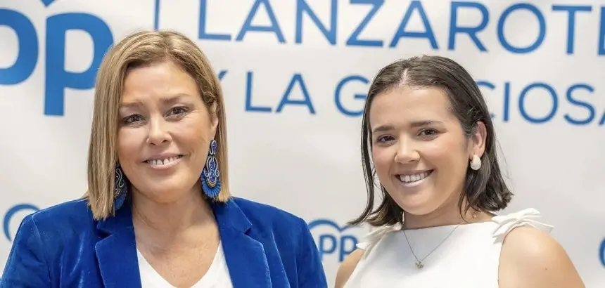 Astrid Pérez junto a Ana Hernández.