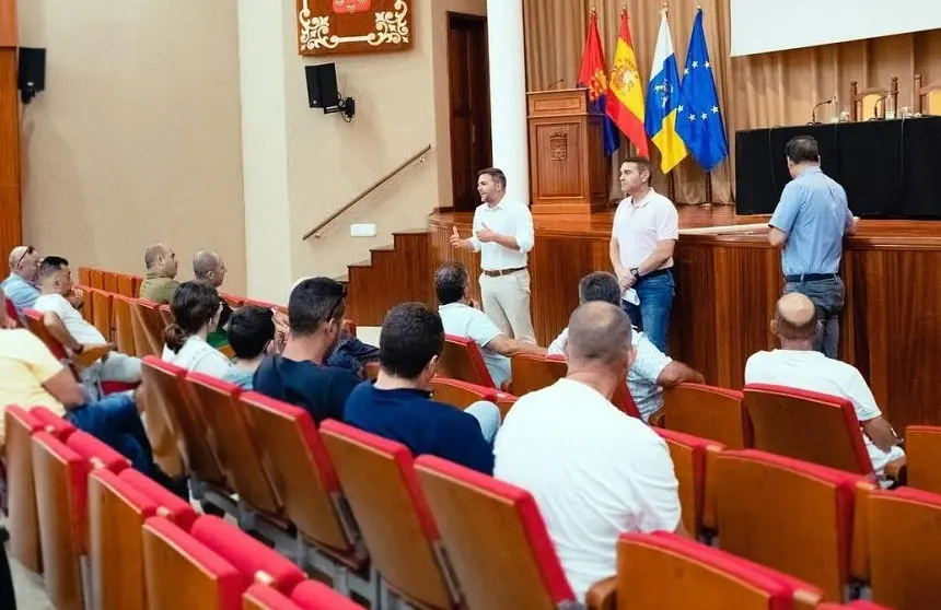 Consejero de Obras Públicas junto al presidente