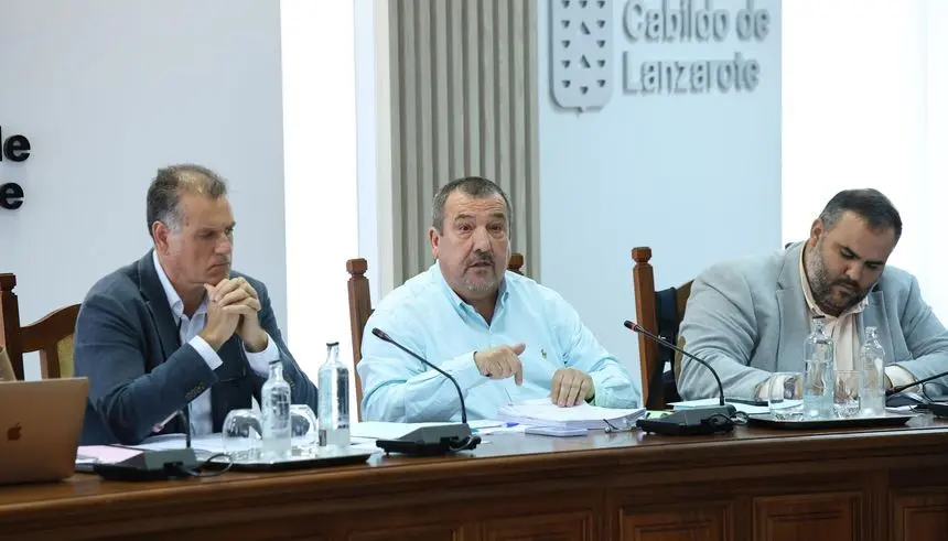 Miguel Angel Jimenez, consejero de Transporte del Cabildo de Lanzarote durante el pleno