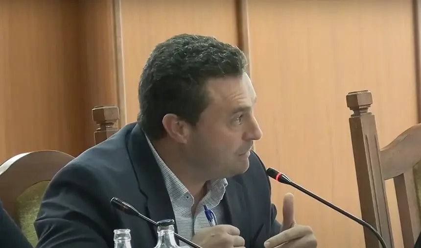Óscar Noda en el pleno del Cabildo de Lanzarote.