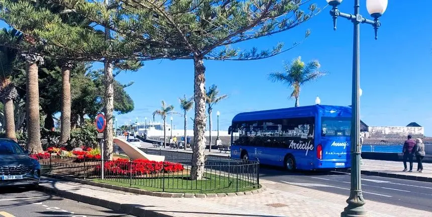 Imagen de una de las guaguas que se ha puesto al servicio de la gente durante los carnavales.