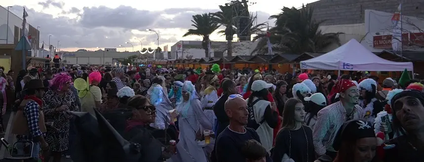 Asistentes al carnaval de Arrecife.