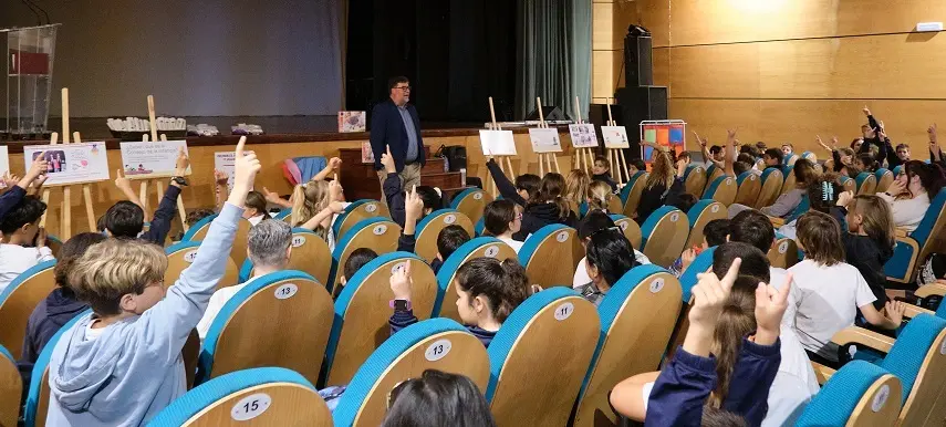 Visita de alumnos al Teatro Municipal.