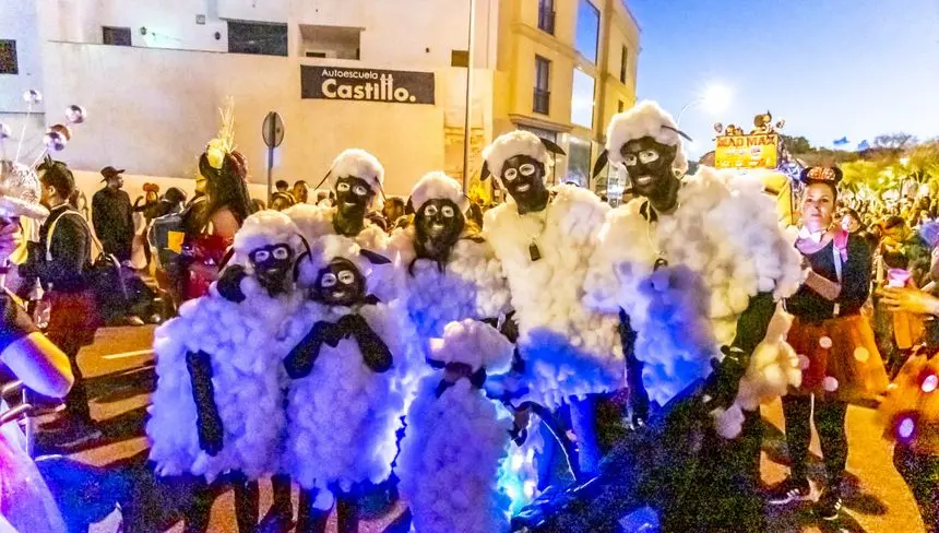 Una familia de ovejas se coló en el recorrido