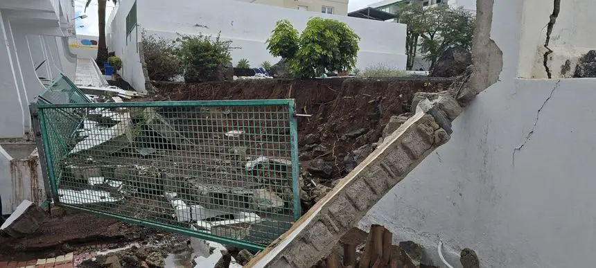 Imagen de cómo se ha desprendido una zona de viviendas