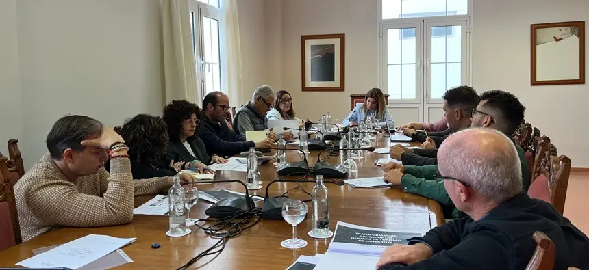 María Jesús Tovar con los ayuntamientos (1)