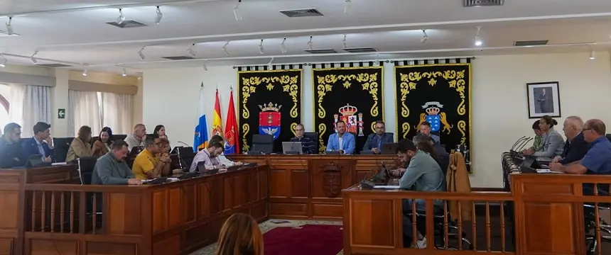 Imagen de archivo de un pleno celebrado en Arrecife.