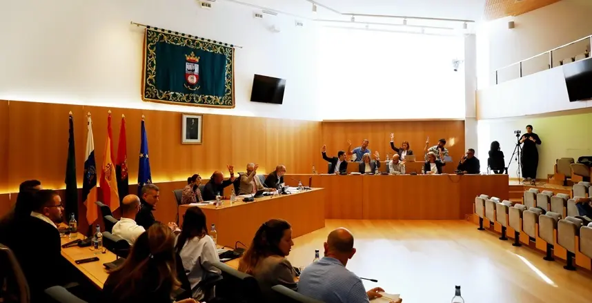 Aprobación del presupuesto en el pleno del Ayuntamiento de Tías.