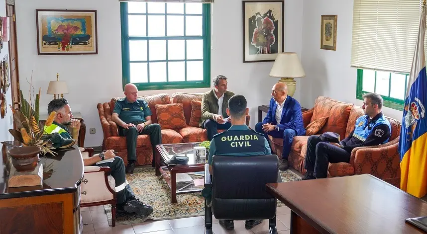 Reunión con la Dirección Insular de la Administración del Estado y cuerpos de seguridad (1)