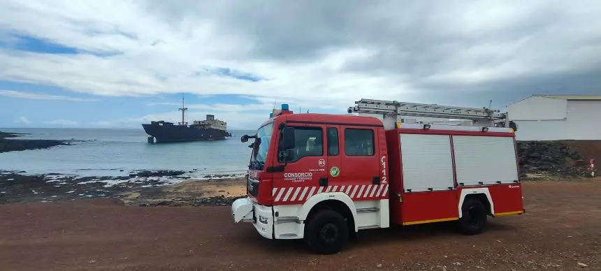 Actuación de los bomberos este jueves en el Telamón.