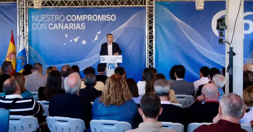 Imagen de Manuel Domínguez este sábado en el encuentro del PP canario