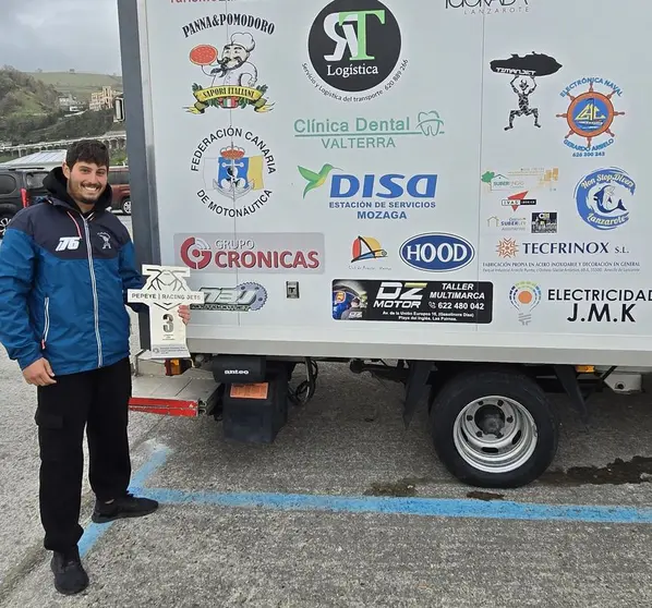 Daniel Hernández feliz tras subirse de nuevo al podio.