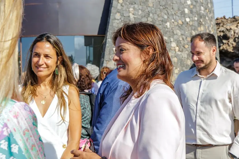 Olivia Duque junto a Mar Boronat y Ginés González.