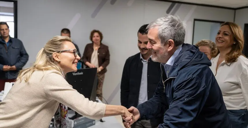 Fernando Clavijo registrando su candidatura