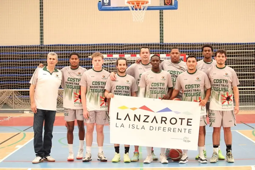 Jugadores y cuerpo técnico del Hortofrutícola Lanzarote.